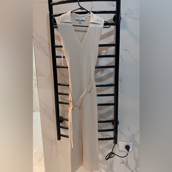 Forever new formal dress - Picture 3 of 3